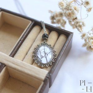 Beautiful local artist vintage looking necklace